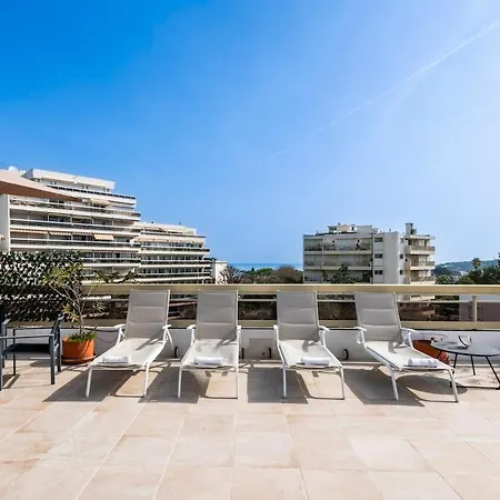 Three Bedrooms With Rooftop Terrace In Jlp Apartamento *