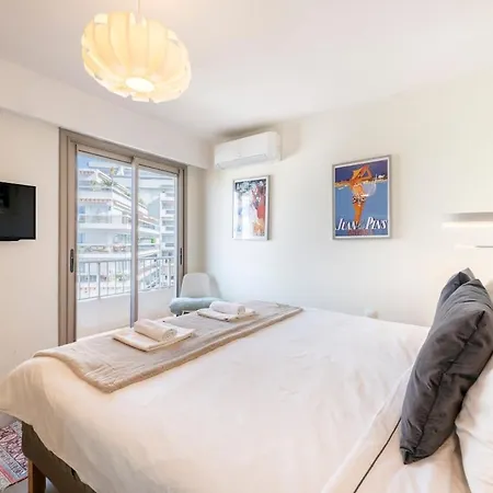 Three Bedrooms With Rooftop Terrace In Jlp Appartement Antibes